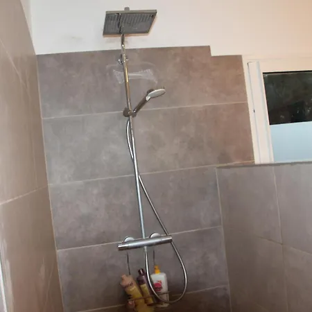Entier Dans Maison Pour 4 Villeneuve-lès-Avignon